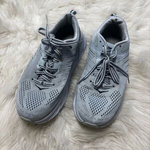 Hoka “Arahi 3” Light Blue and White Tennis Shoes size 7.5 Women’s